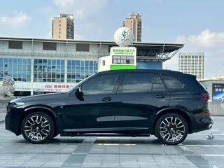 BMW X5 2023 xDrive40Li M Traje nocturno deportivo Yao exterior foto 4 BMW X5 2023 xDrive40Li M Traje nocturno deportivo Yao exterior foto 4