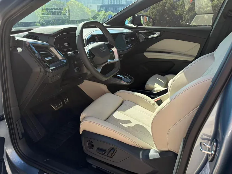 Audi Q4 e-tron 2022 40 e-tron Early-bird version interior photo 15 Audi Q4 e-tron 2022 40 e-tron Early-bird version interior photo 15