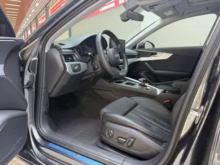 Audi A4L 2023 40 TFSI Mode dynamique extérieur photo 4