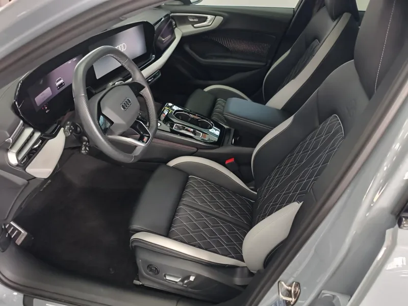 Audi A5L 2026 High Power Sport Edition interior photo 13 Audi A5L 2026 High Power Sport Edition interior photo 13