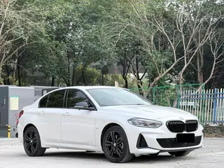 BMW 1 Series 2023 125i M Sports Obsidian Night Edition exterior photo 3 BMW 1 Series 2023 125i M Sports Obsidian Night Edition exterior photo 3