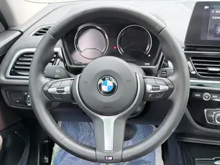 BMW 1 Series 2023 125i M Sports Obsidian Night Edition interior photo 10 BMW 1 Series 2023 125i M Sports Obsidian Night Edition interior photo 10