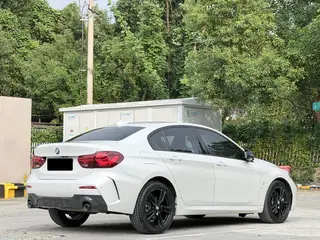 BMW 1 Series 2023 125i M Sports Obsidian Night Edition interior photo 14 BMW 1 Series 2023 125i M Sports Obsidian Night Edition interior photo 14