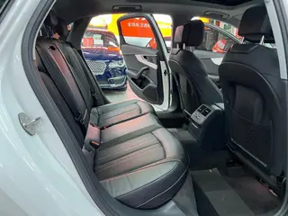 Audi A4L 2022 40 TFSI Deluxe dinámico interior foto 11 Audi A4L 2022 40 TFSI Deluxe dinámico interior foto 11