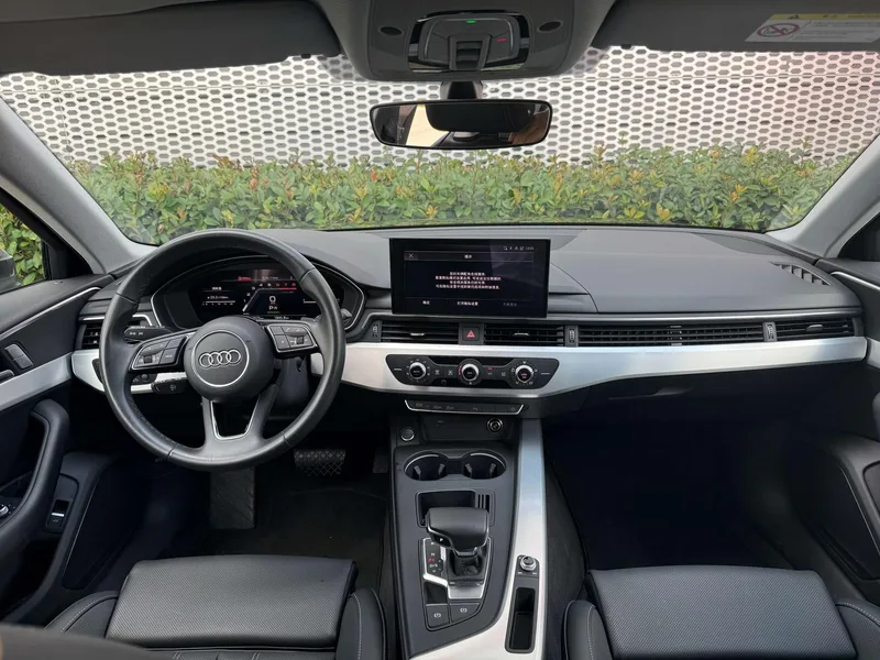 Audi A4L 2024 40 TFSI Tipo dinámico de moda exterior foto 4 Audi A4L 2024 40 TFSI Tipo dinámico de moda exterior foto 4