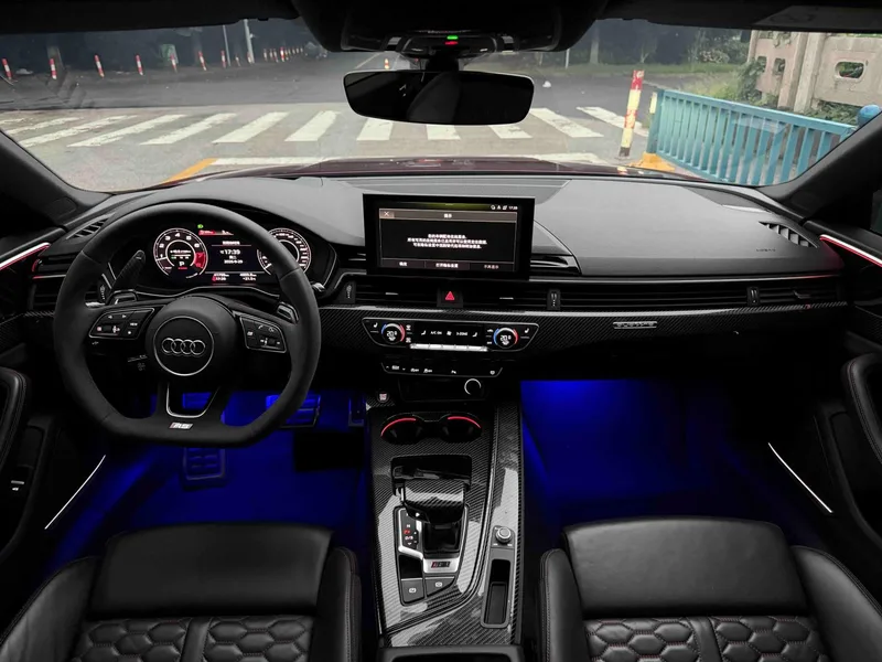 Audi RS 5 2019 2.9T Coupe interior foto 11 Audi RS 5 2019 2.9T Coupe interior foto 11