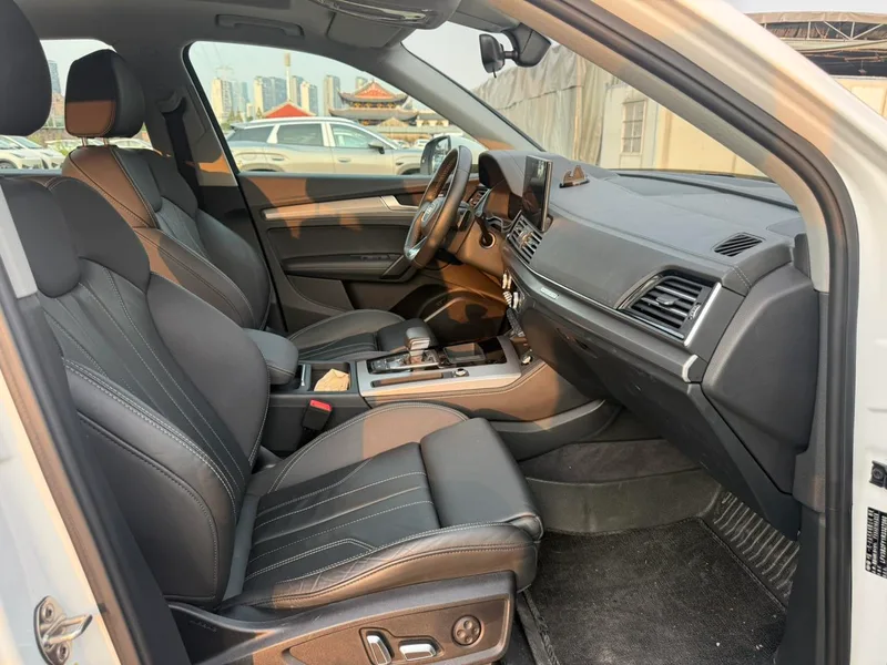 Audi Q5L 2024 40TFSI Fashion dynamic type interior photo 11 Audi Q5L 2024 40TFSI Fashion dynamic type interior photo 11