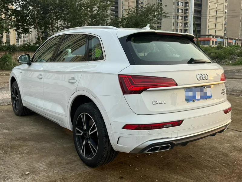 Audi Q5L 2024 40TFSI Fashion dynamic type interior photo 14 Audi Q5L 2024 40TFSI Fashion dynamic type interior photo 14