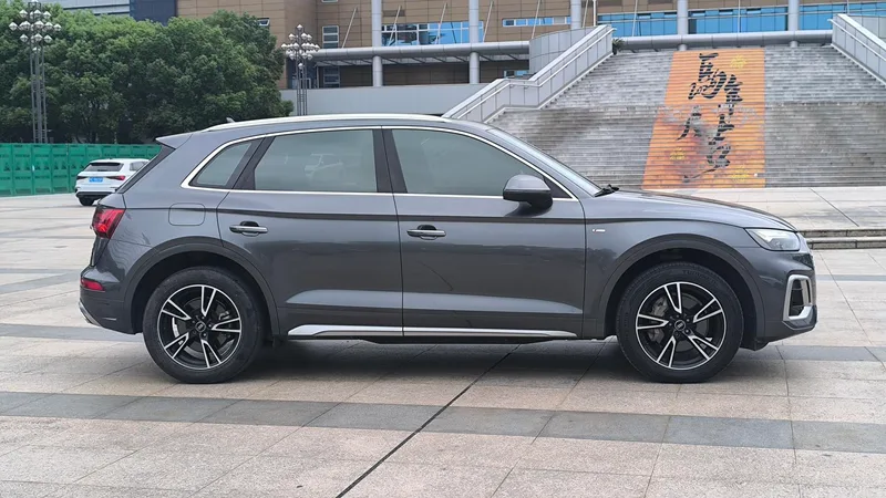 Audi Q5L 2022 40T Fashion dynamic type exterior photo 4 Audi Q5L 2022 40T Fashion dynamic type exterior photo 4