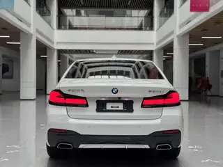 BMW 5 Series 2022 Restyling 530Li Leading Type M Sports suit exterior photo 4 BMW 5 Series 2022 Restyling 530Li Leading Type M Sports suit exterior photo 4