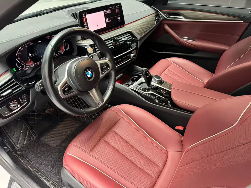 BMW 5 Series 2022 Restyling 530Li Leading Type M Sports suit interior photo 11 BMW 5 Series 2022 Restyling 530Li Leading Type M Sports suit interior photo 11