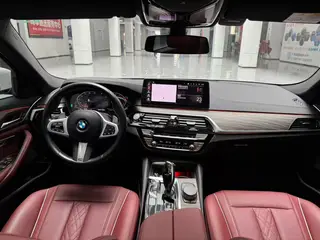 BMW 5 Series 2022 Restyling 530Li Leading Type M Sports suit interior photo 13 BMW 5 Series 2022 Restyling 530Li Leading Type M Sports suit interior photo 13