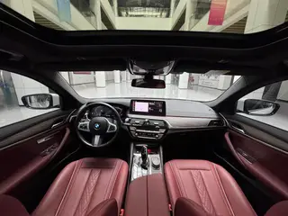 BMW 5 Series 2022 Restyling 530Li Leading Type M Sports suit interior photo 15 BMW 5 Series 2022 Restyling 530Li Leading Type M Sports suit interior photo 15