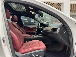 BMW 5 Series 2022 Restyling 530Li Leading Type M Sports suit interior photo 17 BMW 5 Series 2022 Restyling 530Li Leading Type M Sports suit interior photo 17