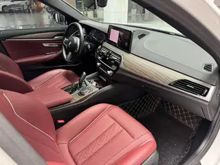 BMW 5 Series 2022 Restyling 530Li Leading Type M Sports suit interior photo 18 BMW 5 Series 2022 Restyling 530Li Leading Type M Sports suit interior photo 18