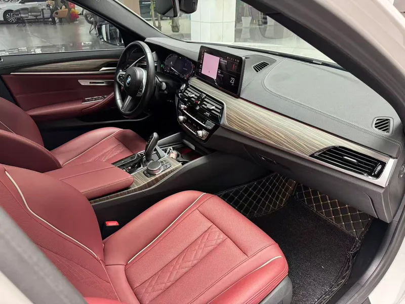 BMW 5 Series 2022 Restyling 530Li Leading Type M Sports suit interior photo 18 BMW 5 Series 2022 Restyling 530Li Leading Type M Sports suit interior photo 18