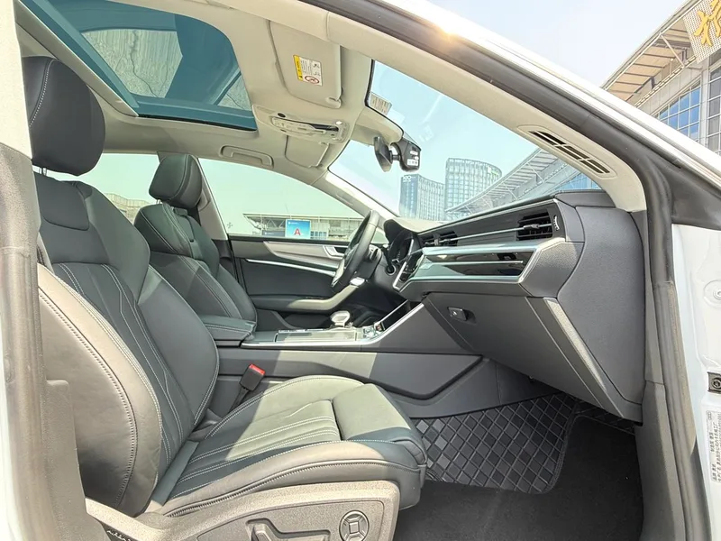 Audi A7 2024 45 TFSI Selection interior photo 13 Audi A7 2024 45 TFSI Selection interior photo 13