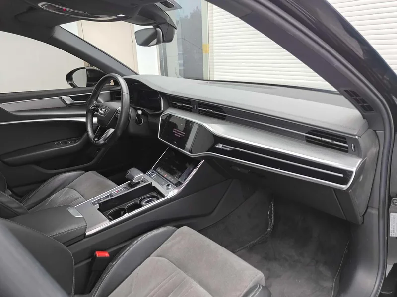 Audi A6L 2020 40 TFSI Deluxe Dynamic interior photo 12 Audi A6L 2020 40 TFSI Deluxe Dynamic interior photo 12
