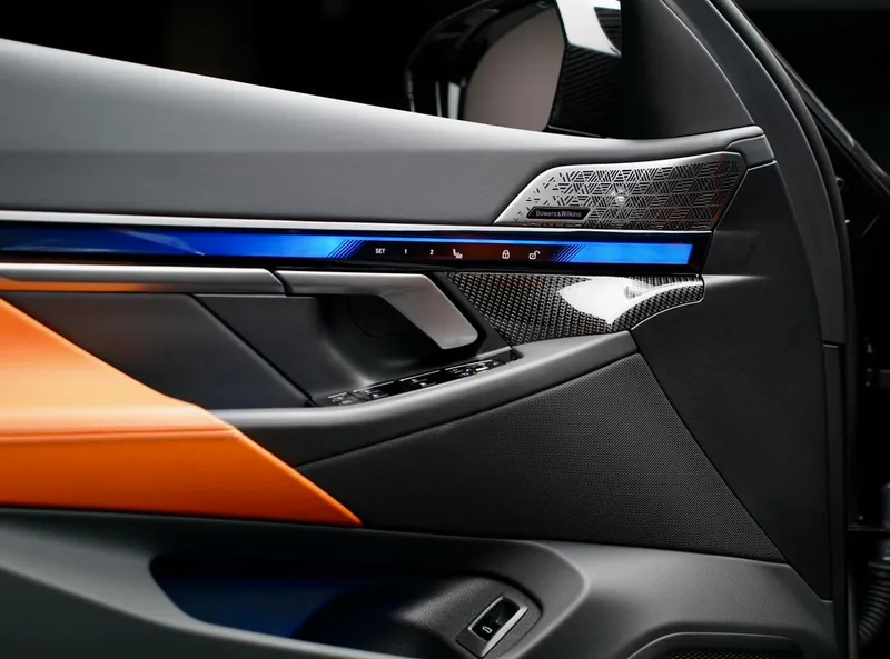 BMW M5 PHEV 2025 M5 interior photo 12 BMW M5 PHEV 2025 M5 interior photo 12