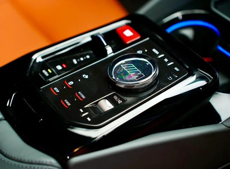 BMW M5 PHEV 2025 M5 interior photo 14 BMW M5 PHEV 2025 M5 interior photo 14