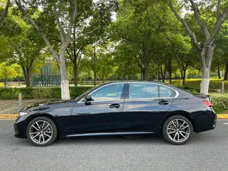 BMW 3 Series 2023 325Li M Conjunto deportivo exterior foto 3 BMW 3 Series 2023 325Li M Conjunto deportivo exterior foto 3
