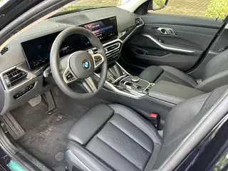 BMW 3 Series 2023 325Li M Conjunto deportivo interior foto 9 BMW 3 Series 2023 325Li M Conjunto deportivo interior foto 9