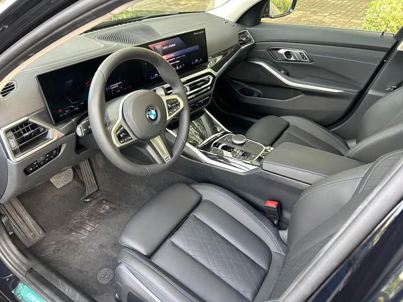 BMW 3 Series 2023 325Li M Conjunto deportivo interior foto 9 BMW 3 Series 2023 325Li M Conjunto deportivo interior foto 9