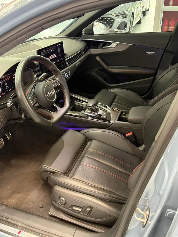 Audi A4L 2022 40 TFSI quattro RS Kit Burn Rate Type interior photo 9 Audi A4L 2022 40 TFSI quattro RS Kit Burn Rate Type interior photo 9