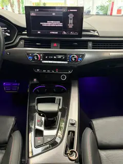 Audi A4L 2022 40 TFSI quattro RS Kit Burn Rate Type interior photo 13 Audi A4L 2022 40 TFSI quattro RS Kit Burn Rate Type interior photo 13