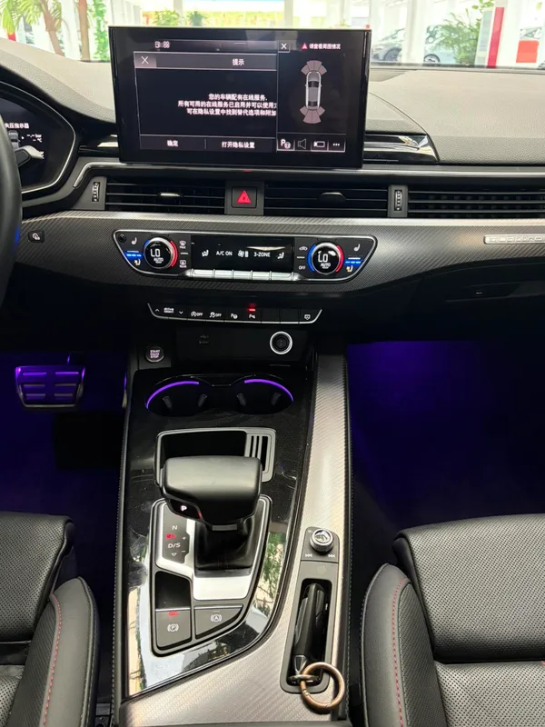 Audi A4L 2022 40 TFSI quattro RS Kit Burn Rate Type interior photo 13 Audi A4L 2022 40 TFSI quattro RS Kit Burn Rate Type interior photo 13