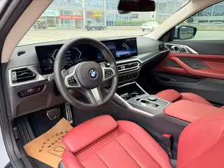BMW 4 Series 2024 425i M Conjunto deportivo interior foto 11