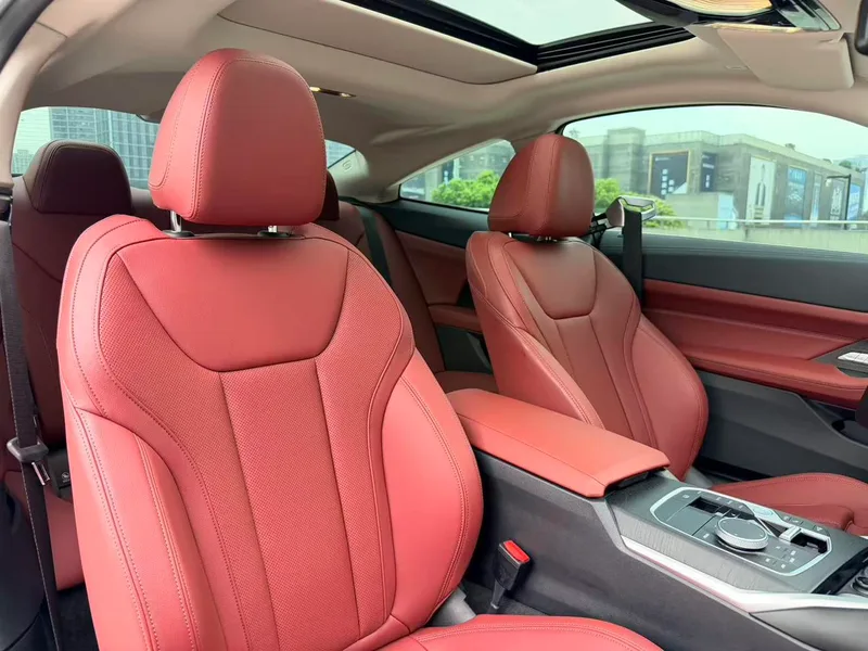 BMW 4 Series 2024 425i M Conjunto deportivo interior foto 13