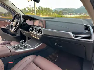 BMW X5 2022 xDrive40i Premium Class M Sports suit interior photo 11 BMW X5 2022 xDrive40i Premium Class M Sports suit interior photo 11