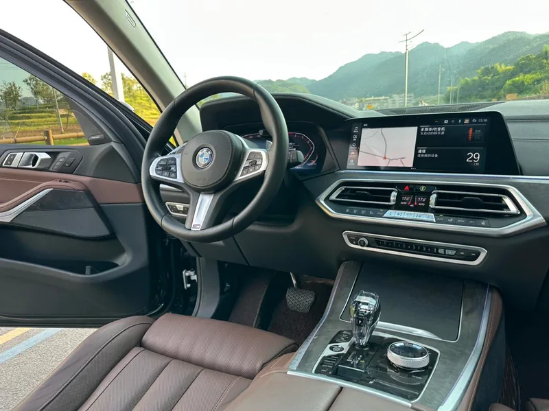 BMW X5 2022 xDrive40i Premium Class M Sports suit interior photo 14 BMW X5 2022 xDrive40i Premium Class M Sports suit interior photo 14