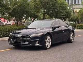 Audi A7L 2024 45 TFSI quattro S-line Voir le costume d'écoulement lointain
