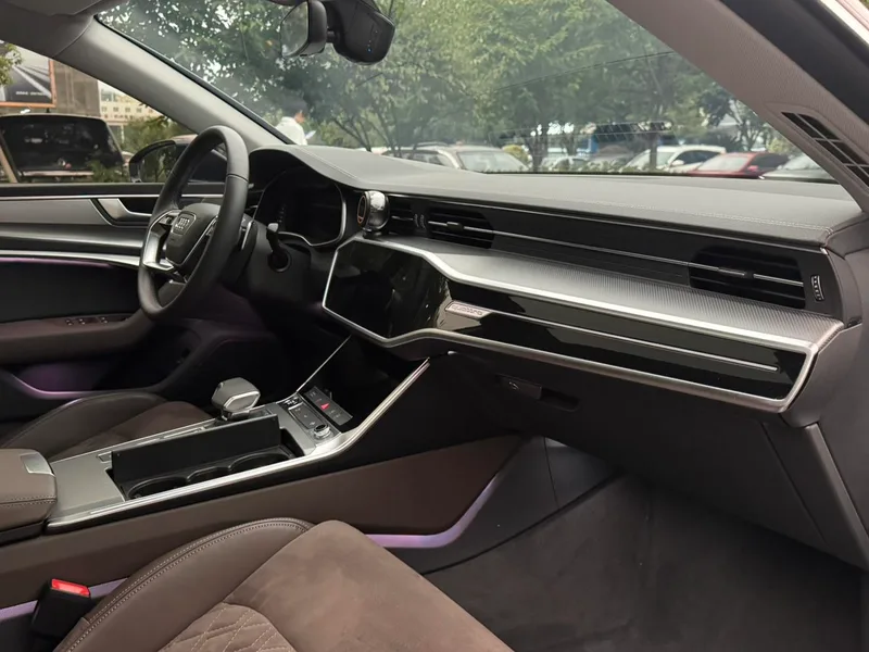 Audi A7L 2024 45 TFSI quattro S-line See Remote Crystal Suit interior photo 11 Audi A7L 2024 45 TFSI quattro S-line See Remote Crystal Suit interior photo 11