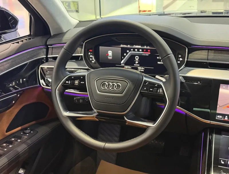 Audi A8 2024 A8L 55 TFSI quattro Modelo insignia exterior foto 5 Audi A8 2024 A8L 55 TFSI quattro Modelo insignia exterior foto 5