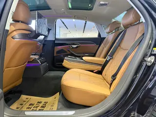 Audi A8 2024 A8L 55 TFSI quattro Modelo insignia interior foto 12 Audi A8 2024 A8L 55 TFSI quattro Modelo insignia interior foto 12