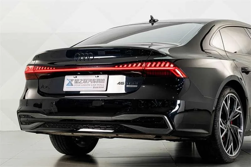 Audi A7L 2024 45 TFSI quattro Edición Black Samurai exterior foto 7 Audi A7L 2024 45 TFSI quattro Edición Black Samurai exterior foto 7