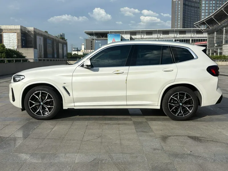 BMW X3 2022 xDrive25i M Sports suit exterior photo 2 BMW X3 2022 xDrive25i M Sports suit exterior photo 2