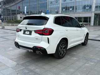 BMW X3 2022 xDrive25i M Sports suit interior photo 11 BMW X3 2022 xDrive25i M Sports suit interior photo 11