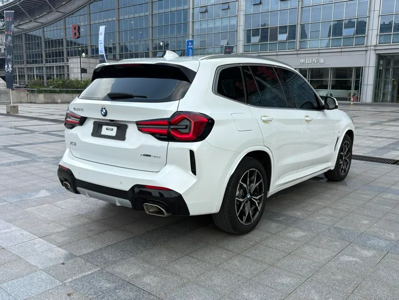BMW X3 2022 xDrive25i M Sports suit interior photo 11 BMW X3 2022 xDrive25i M Sports suit interior photo 11