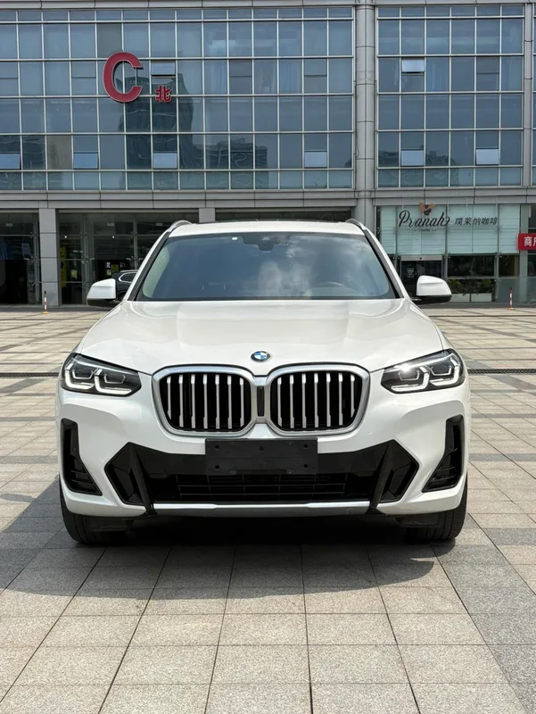 BMW X3 2022 xDrive25i M Sports suit interior photo 12 BMW X3 2022 xDrive25i M Sports suit interior photo 12