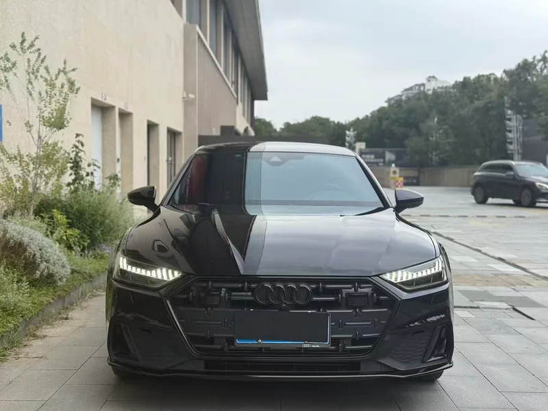 Audi A7L 2024 45 TFSI quattro Edición Black Samurai exterior foto 2 Audi A7L 2024 45 TFSI quattro Edición Black Samurai exterior foto 2
