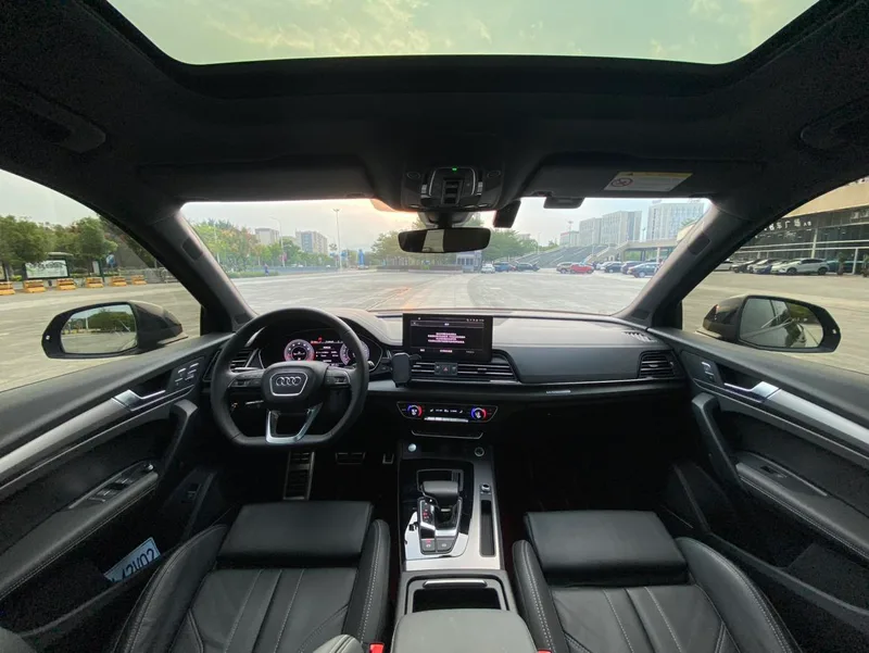 Audi Q5L 2024 45TFSI Deluxe Dynamic interior photo 8 Audi Q5L 2024 45TFSI Deluxe Dynamic interior photo 8