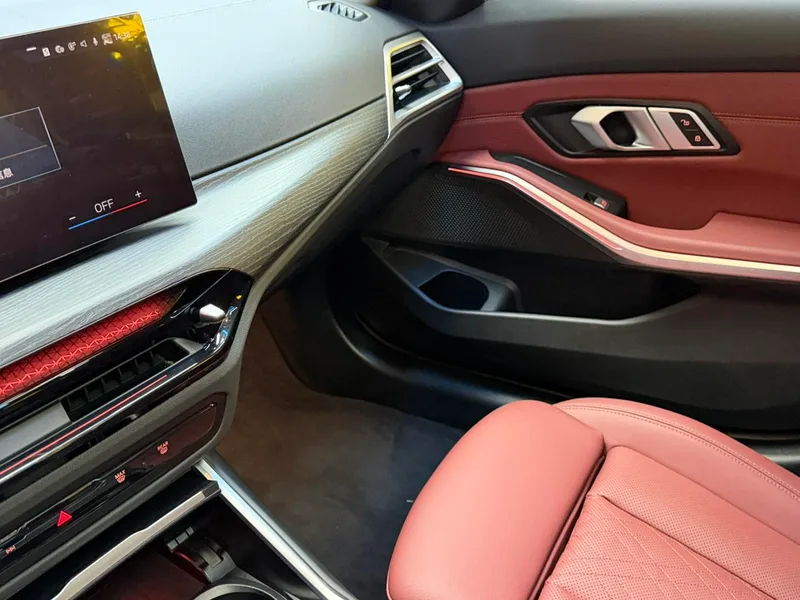 BMW 3 Series 2025 325Li M Sports suit interior photo 7 BMW 3 Series 2025 325Li M Sports suit interior photo 7