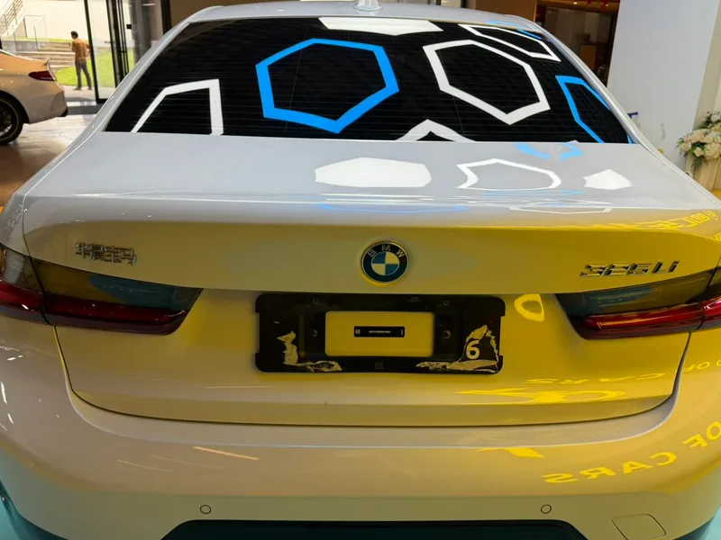 BMW 3 Series 2025 325Li M Sports suit interior photo 10 BMW 3 Series 2025 325Li M Sports suit interior photo 10
