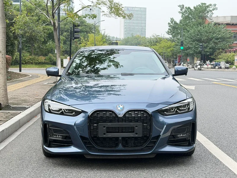 BMW 4 Series 2022 425i M Sports suit exterior photo 2 BMW 4 Series 2022 425i M Sports suit exterior photo 2