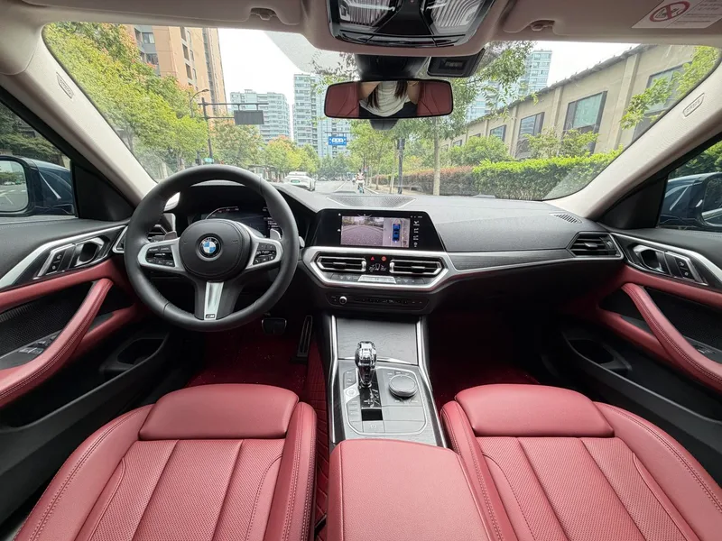 BMW 4 Series 2022 425i M Sports suit interior photo 7 BMW 4 Series 2022 425i M Sports suit interior photo 7