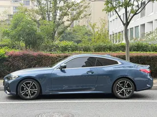 BMW 4 Series 2022 425i M Sports suit interior photo 9 BMW 4 Series 2022 425i M Sports suit interior photo 9